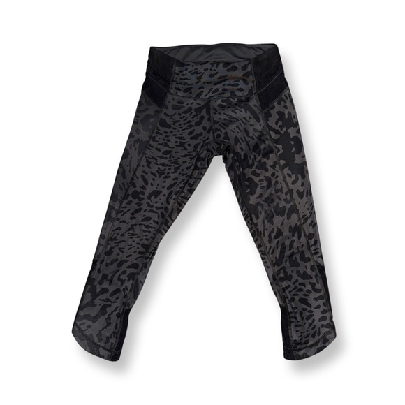 🤍lululemon Just Breathe Animal Swirl Cropped Leggings - Picture 3 of 6
